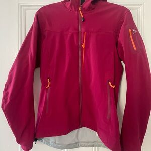 Arc’teryx softshell jacket with hood.